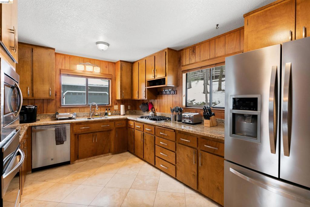 19749 Pine Mountain Dr., Groveland, CA 95321