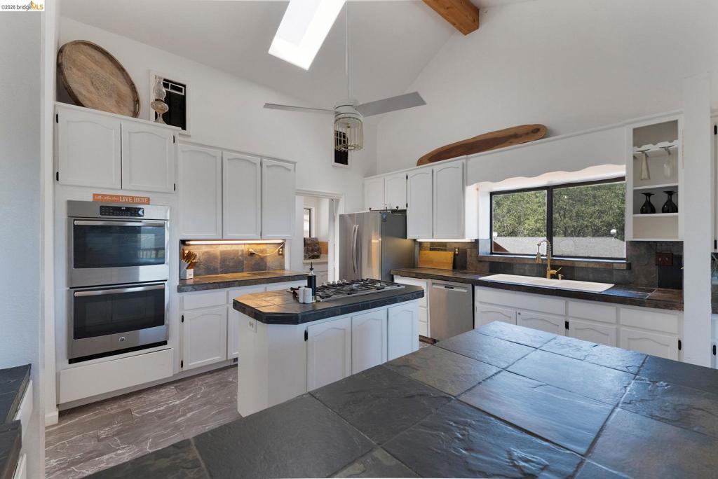 22963 Robertson Ranch Rd, Sonora, CA 95370