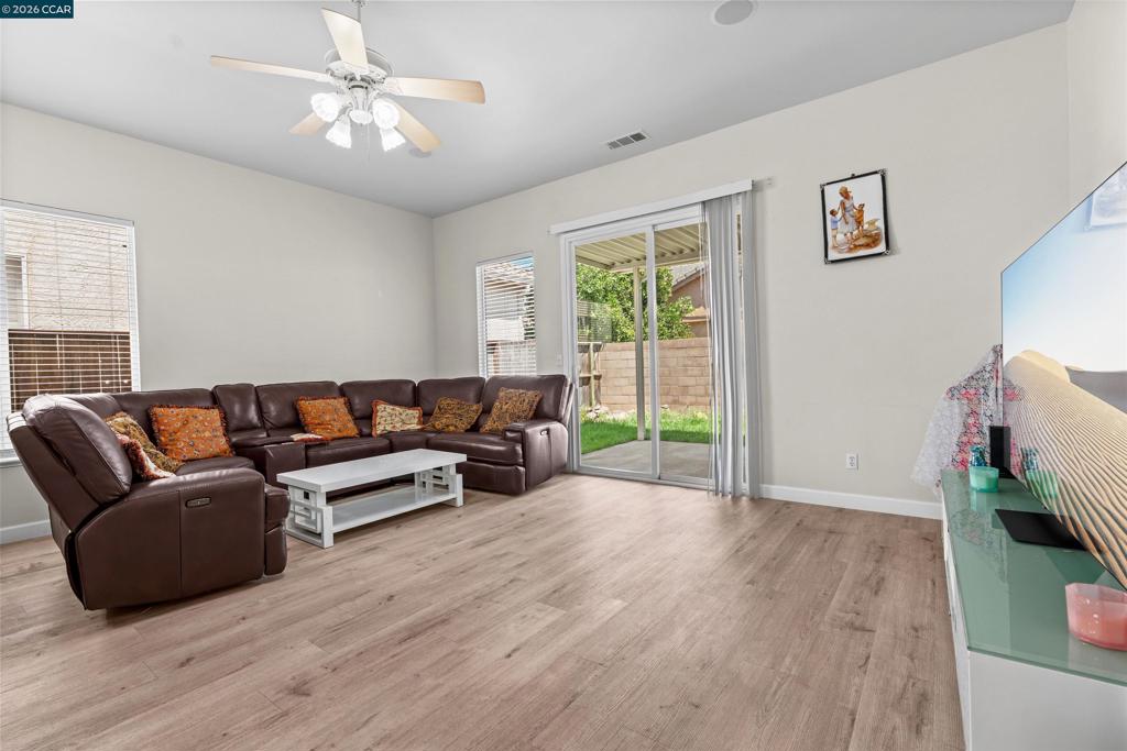 2408 Amber Elm, Modesto, CA 95355
