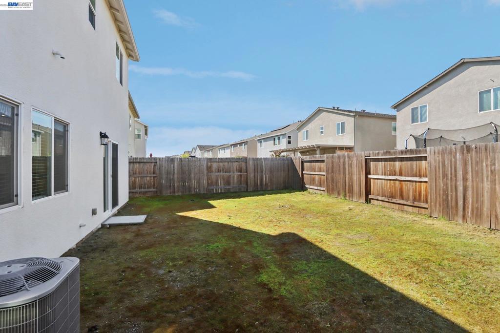 1449 Dorona Ln, Manteca, CA 95336