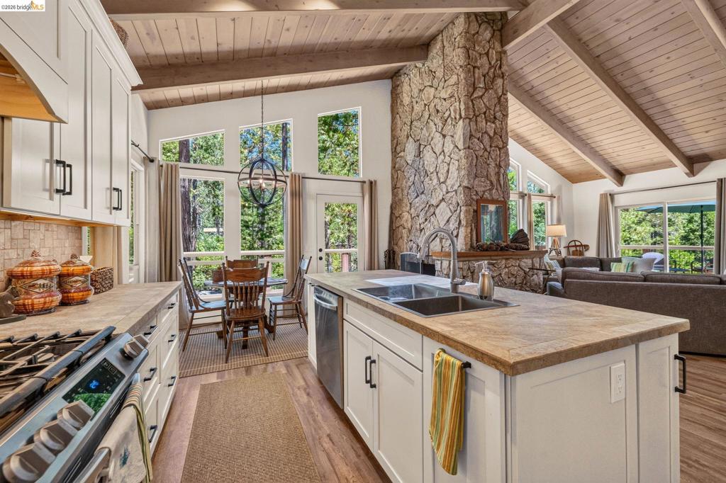 22790 Bret Harte Dr, Twain Harte, CA 95383
