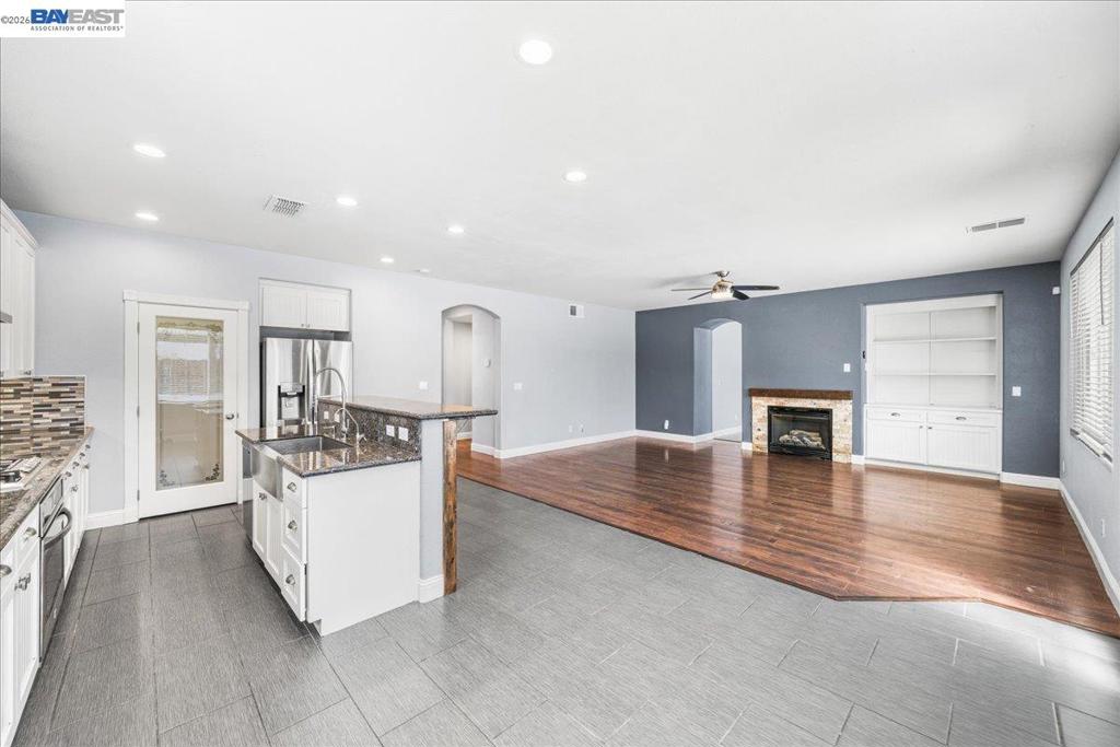240 Angora St, Patterson, CA 95363