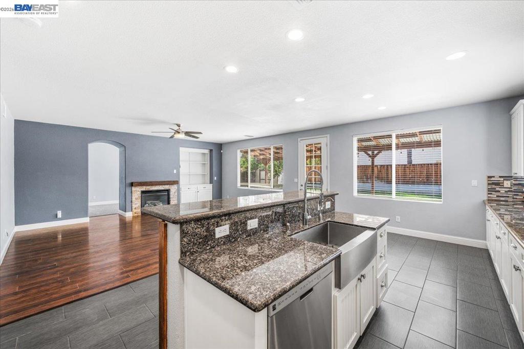 240 Angora St, Patterson, CA 95363