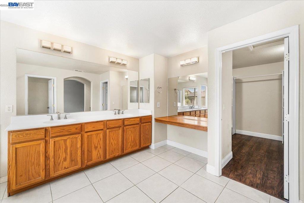 240 Angora St, Patterson, CA 95363