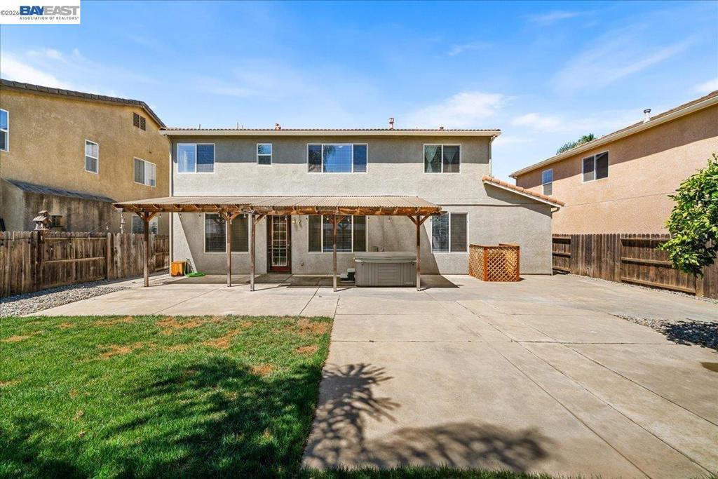 240 Angora St, Patterson, CA 95363