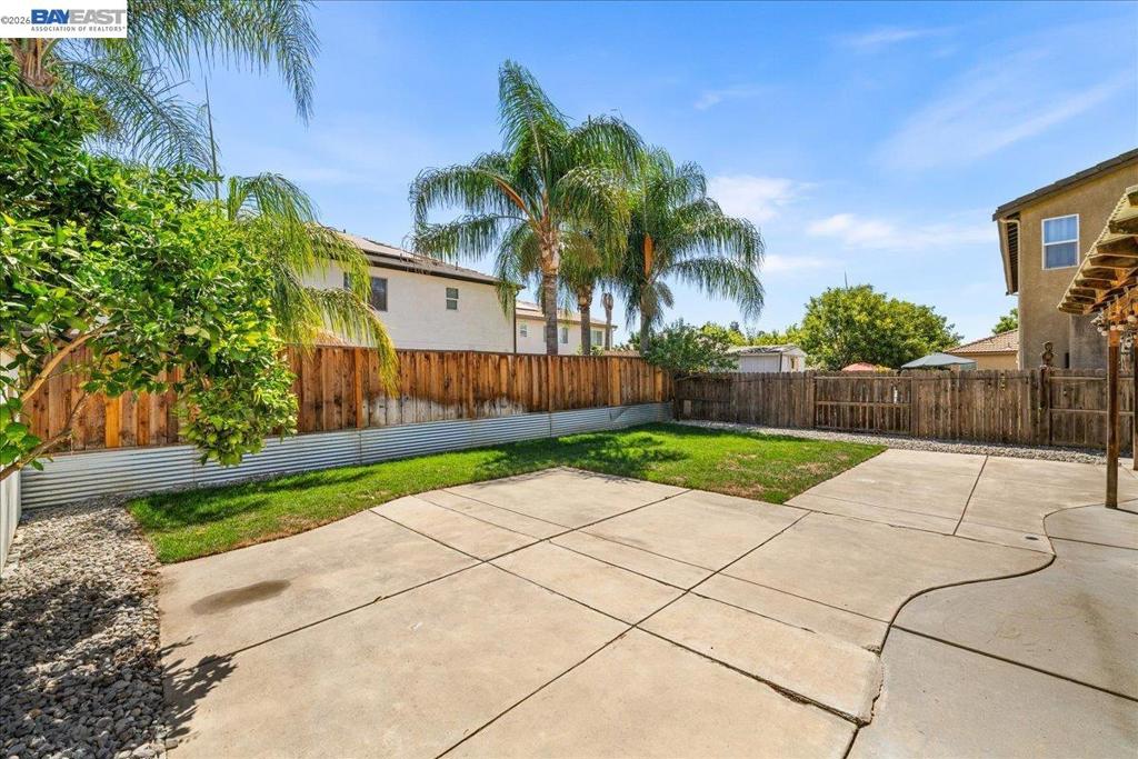 240 Angora St, Patterson, CA 95363