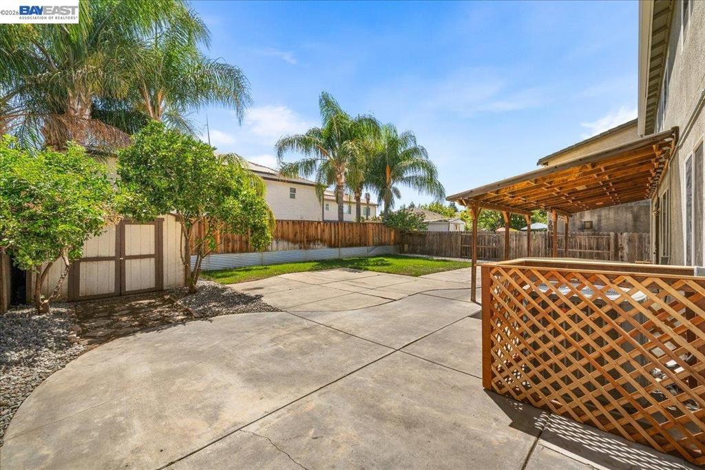 240 Angora St, Patterson, CA 95363
