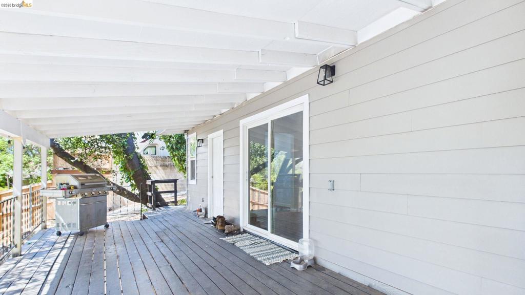 19085 North Dr, Jamestown, CA 95327