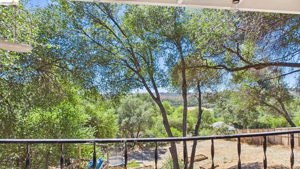 19085 North Dr, Jamestown, CA 95327