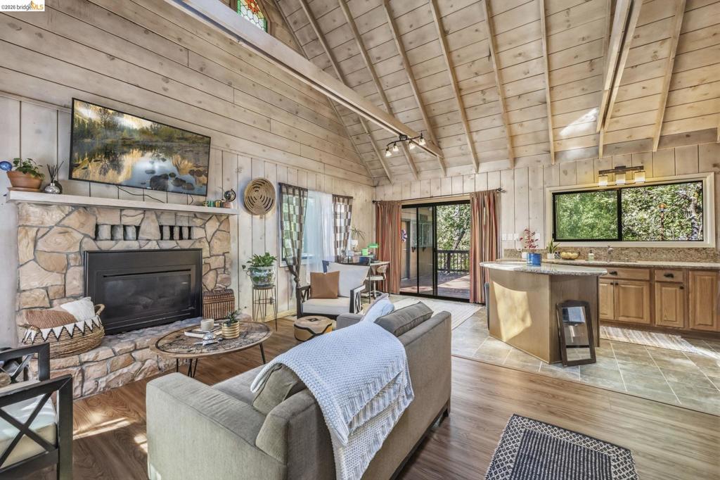18515 Wildwood Dr, Twain Harte, CA 95383