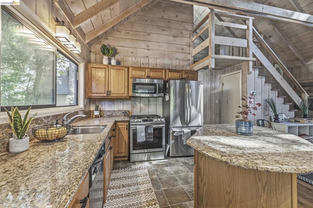 18515 Wildwood Dr, Twain Harte, CA 95383