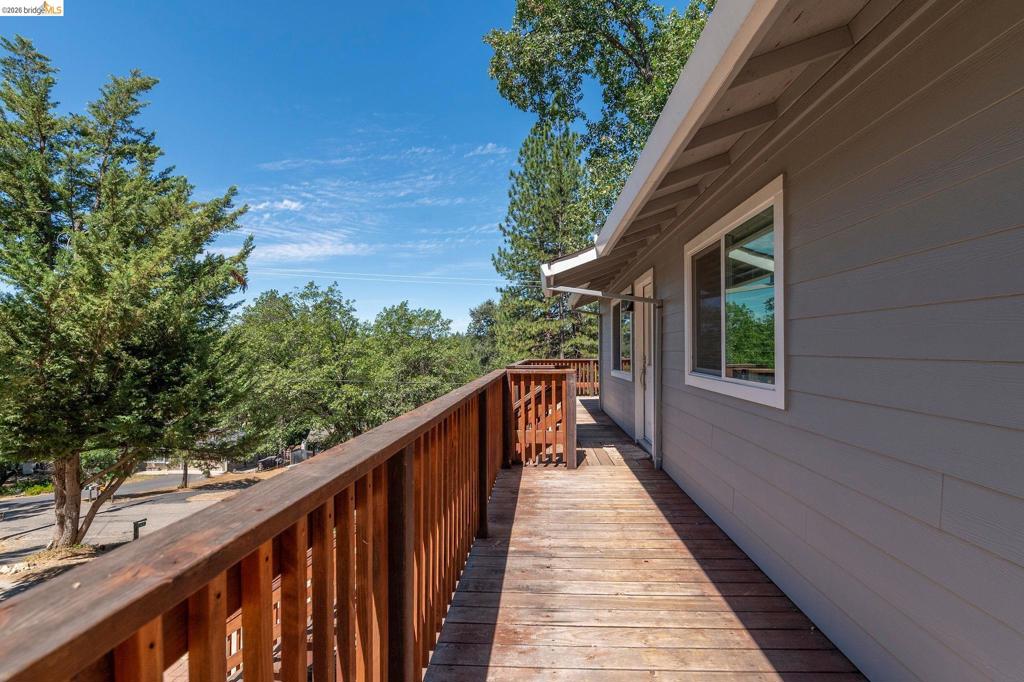 21657 Crystal Lake Dr, Sonora, CA 95370