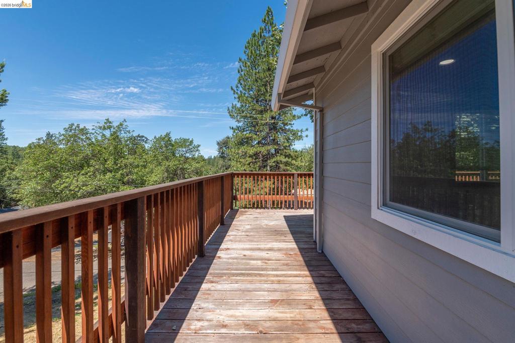 21657 Crystal Lake Dr, Sonora, CA 95370