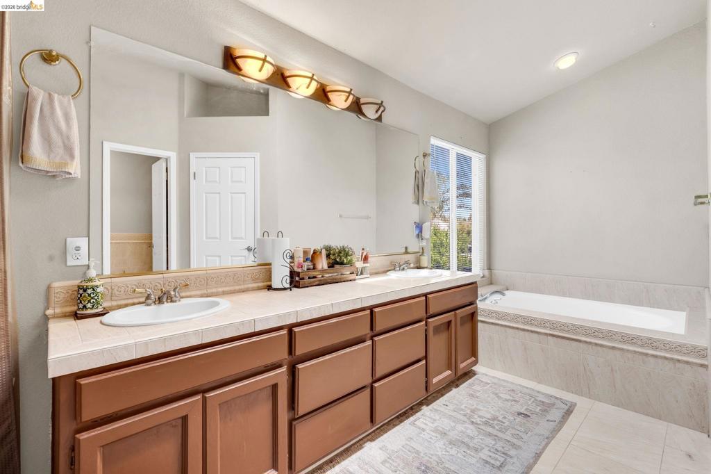 1281 Sea Vista Dr, Brentwood (CC), CA 94513