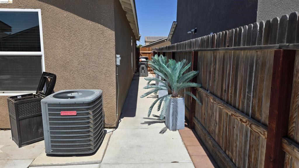 284 Zion Canyon Ct, Merced, CA 95341
