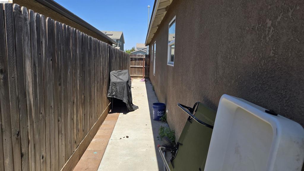 284 Zion Canyon Ct, Merced, CA 95341