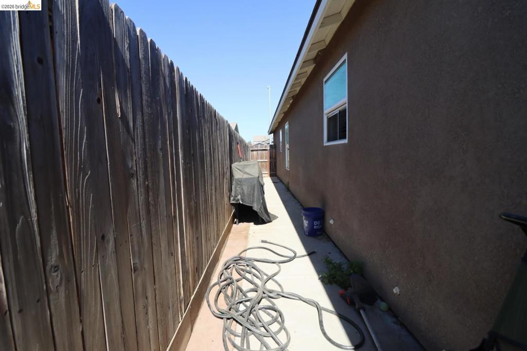 284 Zion Canyon Ct, Merced, CA 95341