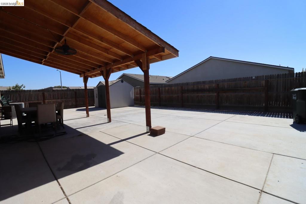 284 Zion Canyon Ct, Merced, CA 95341