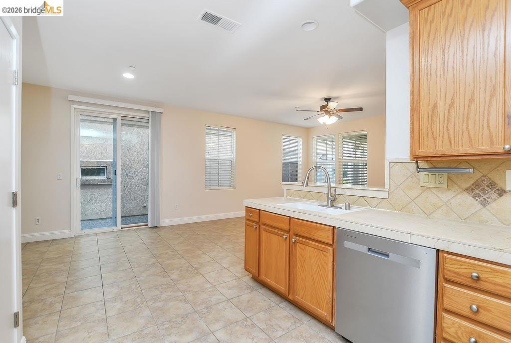 101 Pelican St, Brentwood (CC), CA 94513