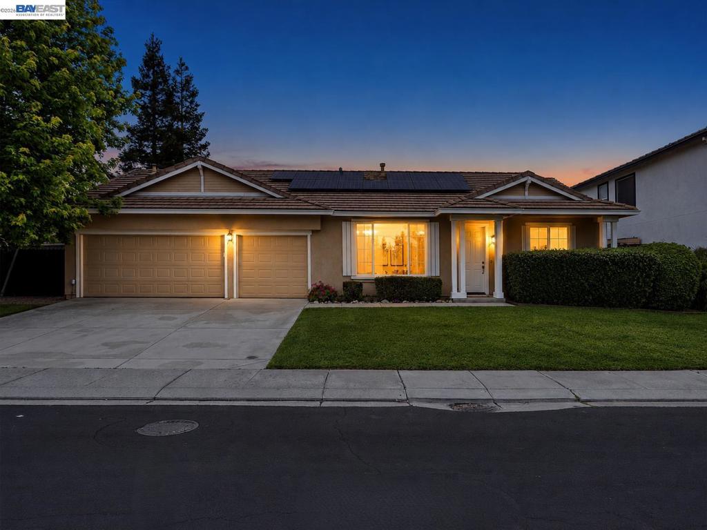 744 Vasconcellos Ave, Manteca, CA 95336
