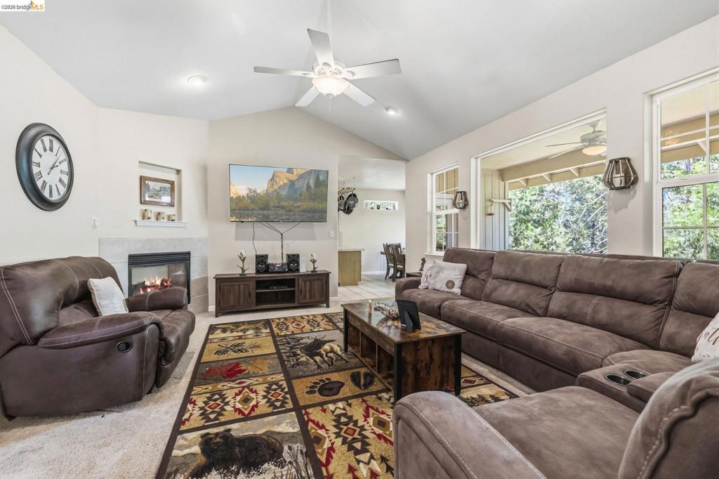 24230 N Oxbow Ln, Sonora, CA 95370