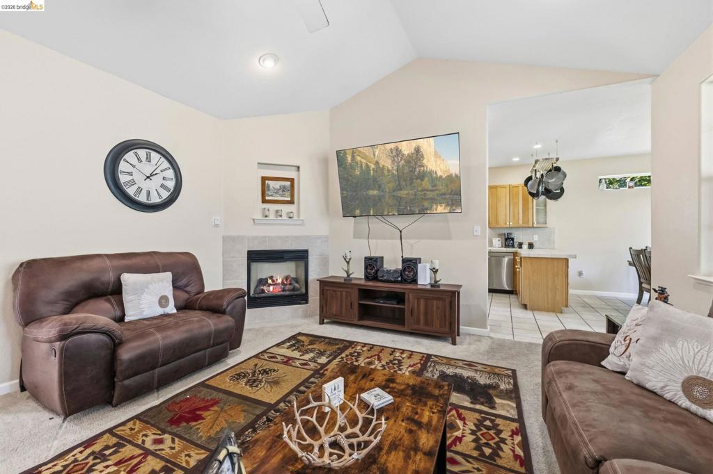 24230 N Oxbow Ln, Sonora, CA 95370