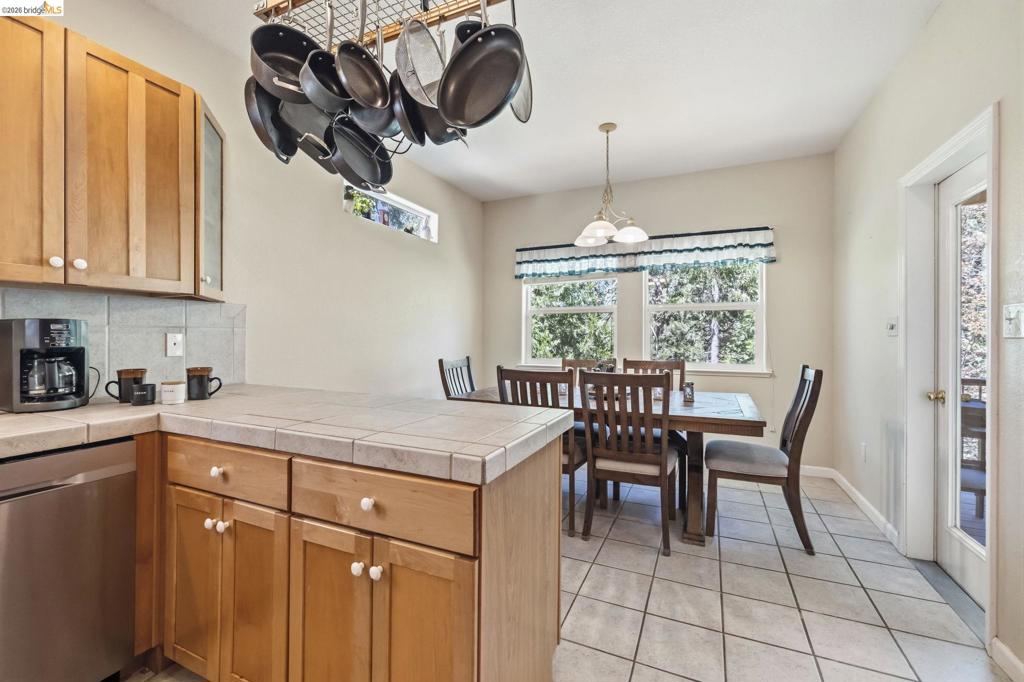 24230 N Oxbow Ln, Sonora, CA 95370