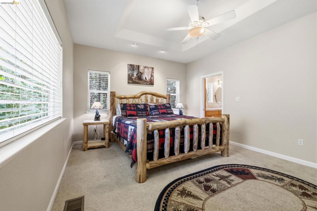 24230 N Oxbow Ln, Sonora, CA 95370