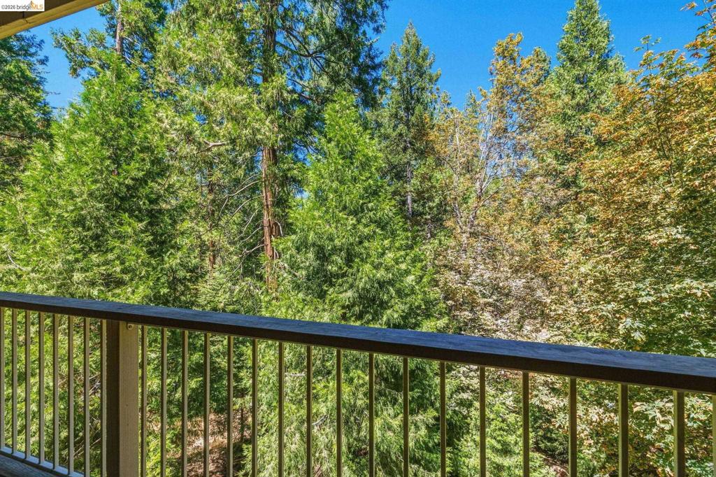 24230 N Oxbow Ln, Sonora, CA 95370