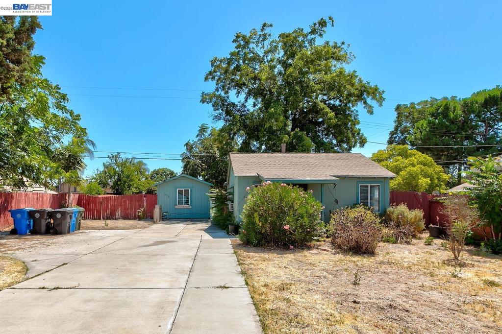 322 Poplar Ave, Manteca, CA 95336