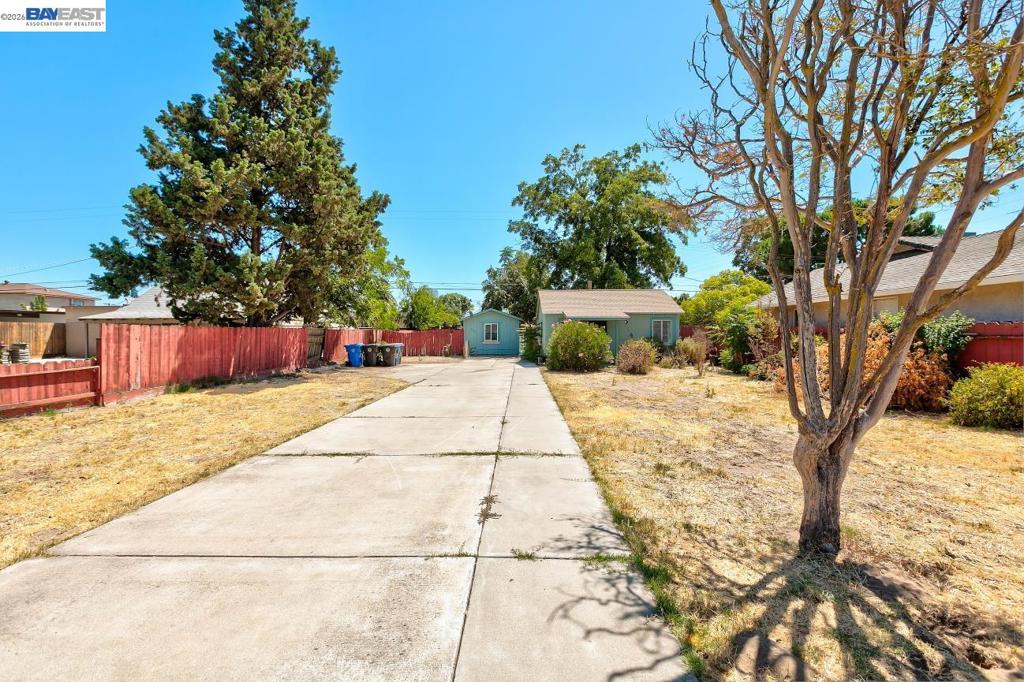322 Poplar Ave, Manteca, CA 95336