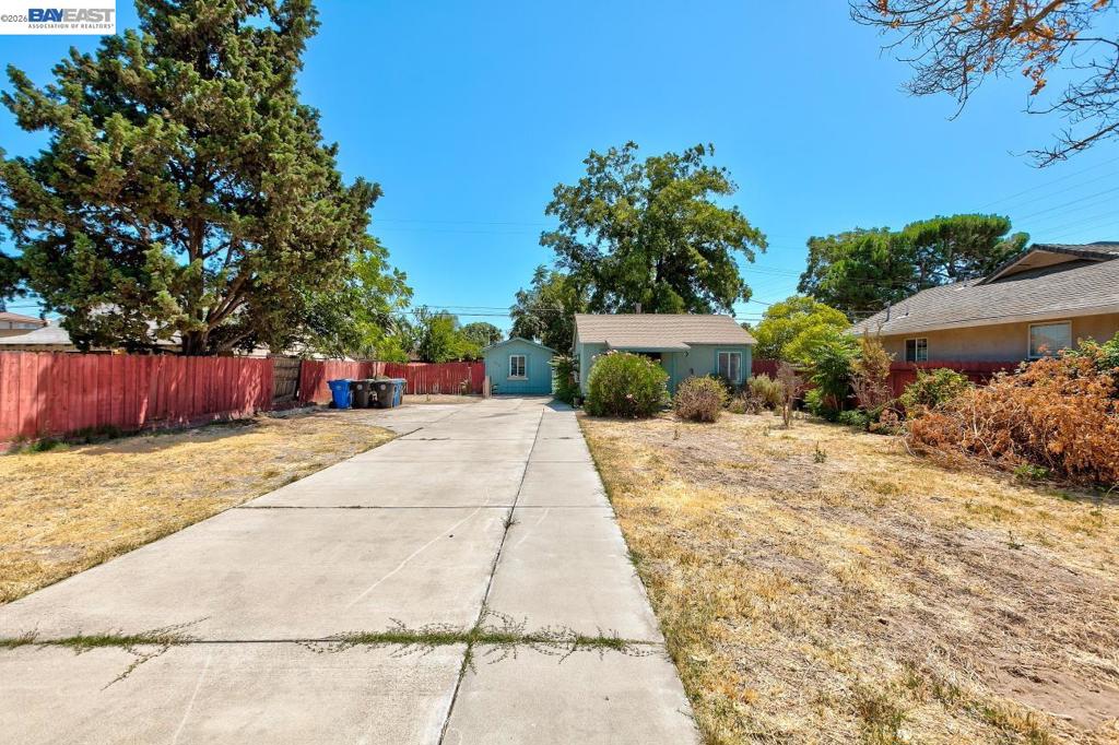 322 Poplar Ave, Manteca, CA 95336