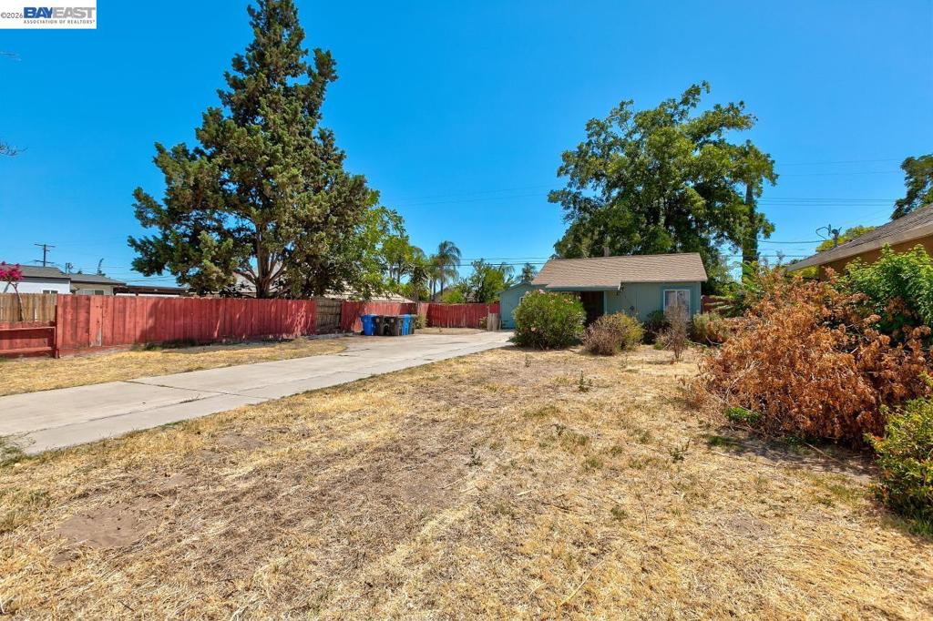 322 Poplar Ave, Manteca, CA 95336