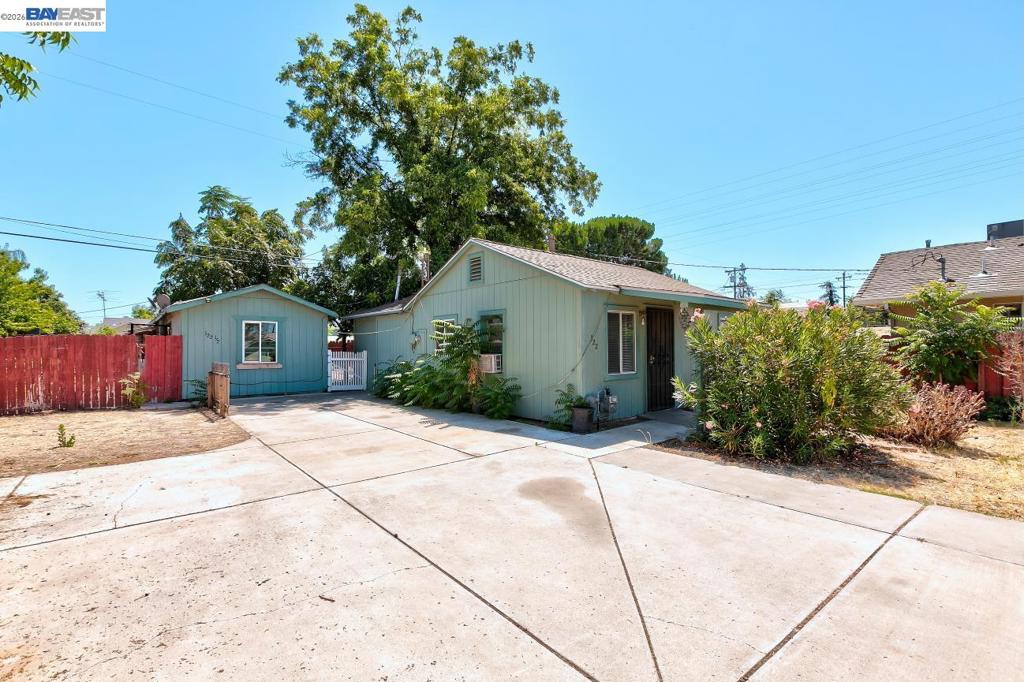 322 Poplar Ave, Manteca, CA 95336