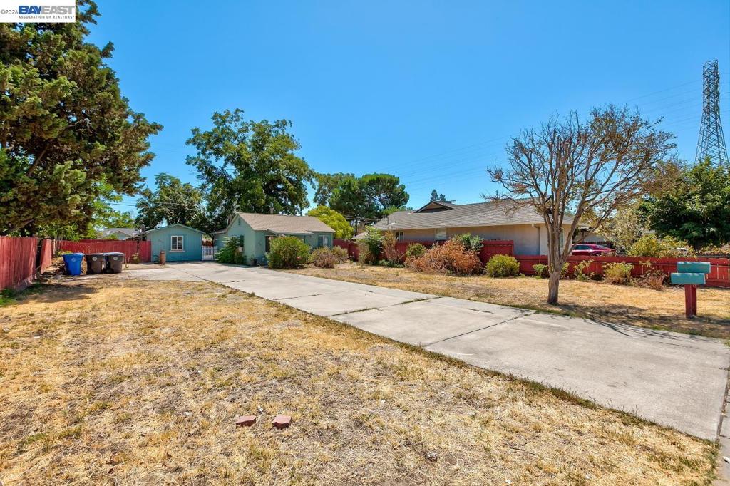 322 Poplar Ave, Manteca, CA 95336