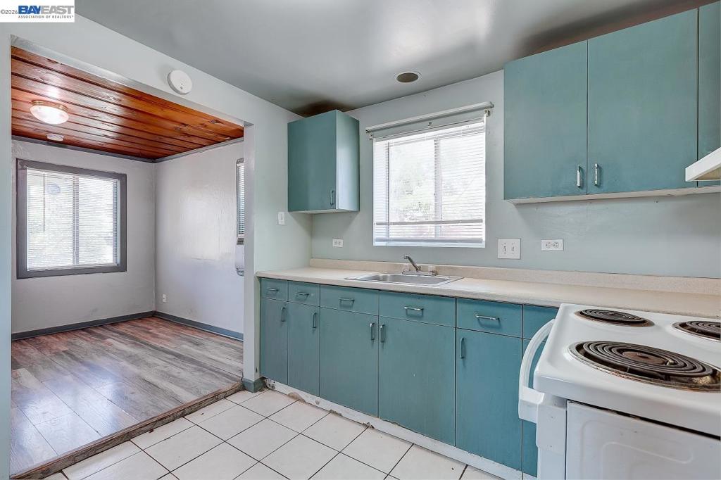 322 Poplar Ave, Manteca, CA 95336