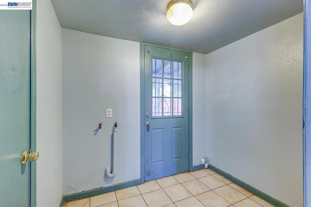 322 Poplar Ave, Manteca, CA 95336