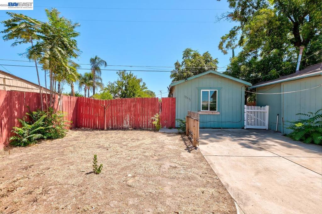 322 Poplar Ave, Manteca, CA 95336