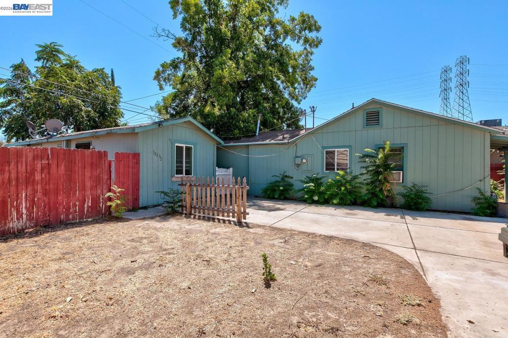 322 Poplar Ave, Manteca, CA 95336