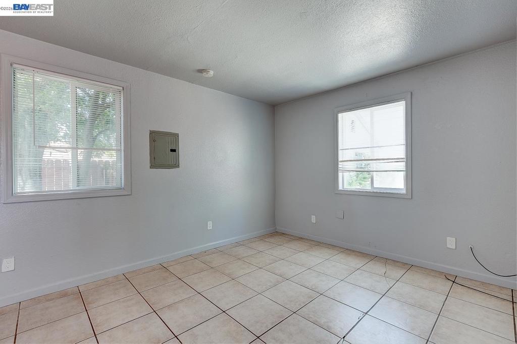 322 Poplar Ave, Manteca, CA 95336