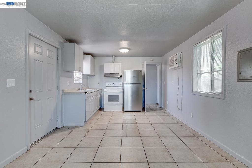 322 Poplar Ave, Manteca, CA 95336