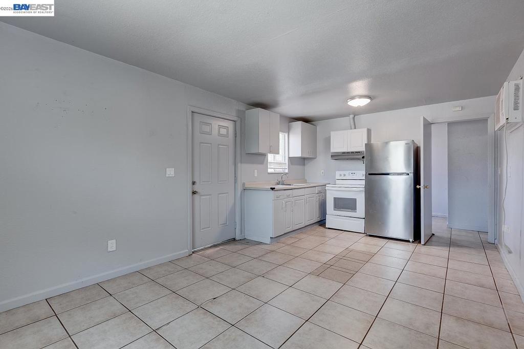 322 Poplar Ave, Manteca, CA 95336