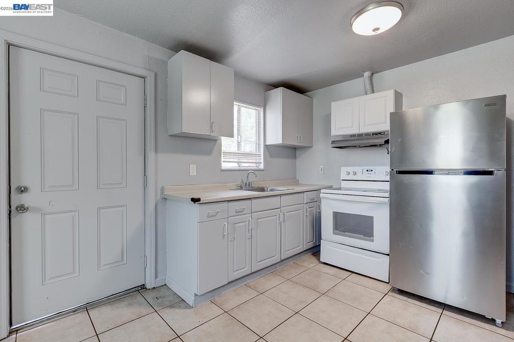322 Poplar Ave, Manteca, CA 95336