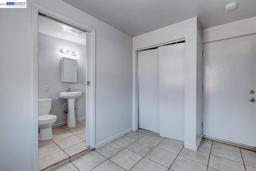 322 Poplar Ave, Manteca, CA 95336