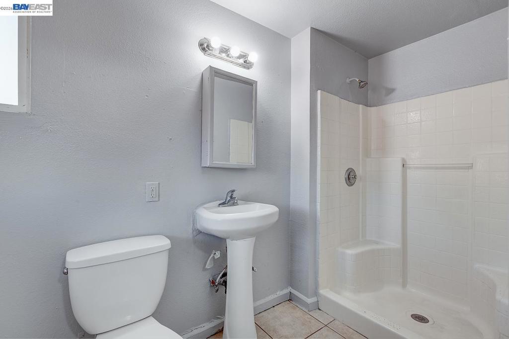 322 Poplar Ave, Manteca, CA 95336