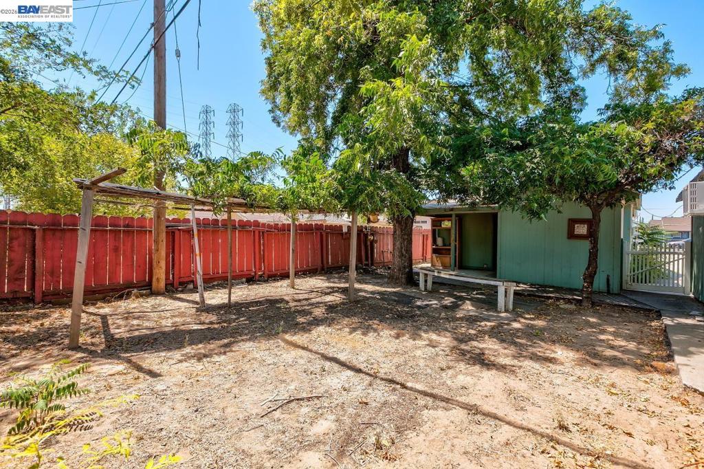 322 Poplar Ave, Manteca, CA 95336