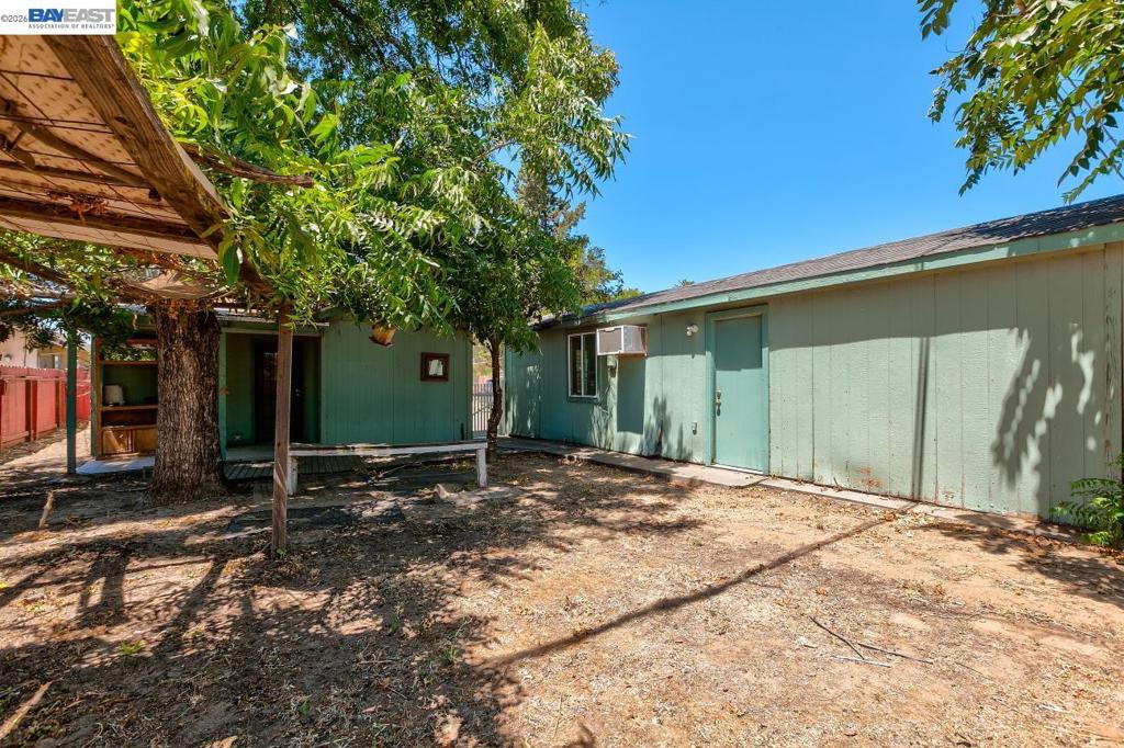 322 Poplar Ave, Manteca, CA 95336