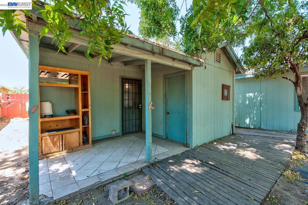 322 Poplar Ave, Manteca, CA 95336