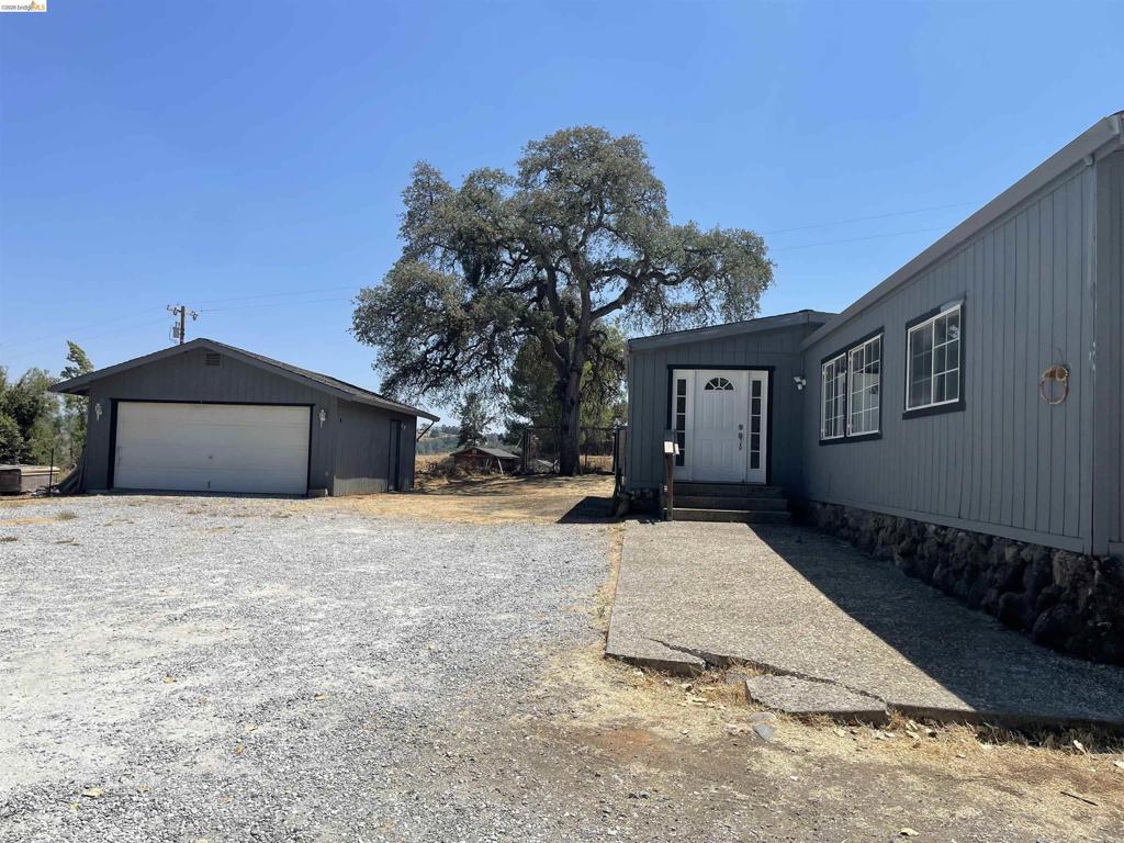 17560 Campbell Flat Road, Sonora, CA 95370