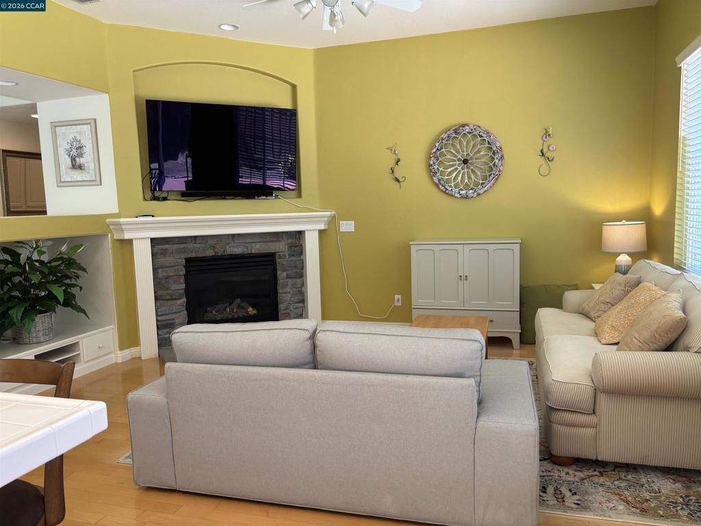 1061 Somersby Way, Brentwood (CC), CA 94513